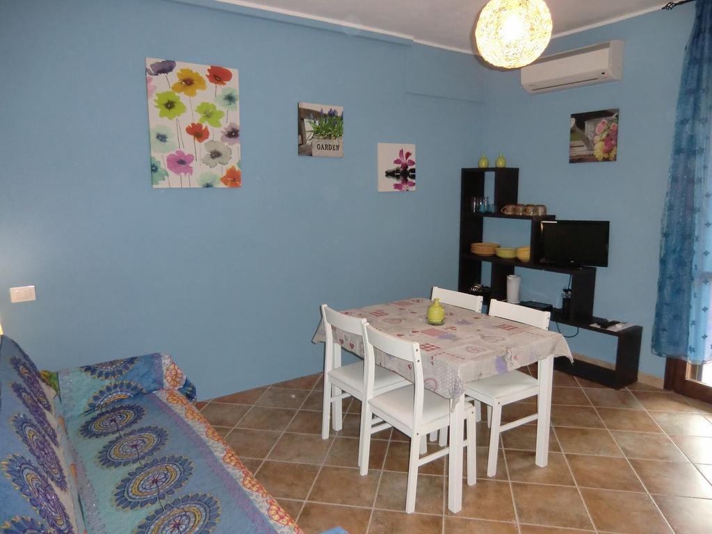 La Casa Felice Appartamenti Chia Pokój zdjęcie