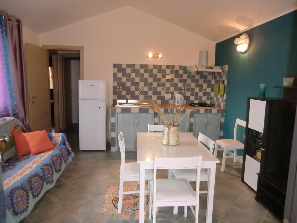 La Casa Felice Appartamenti Chia Pokój zdjęcie