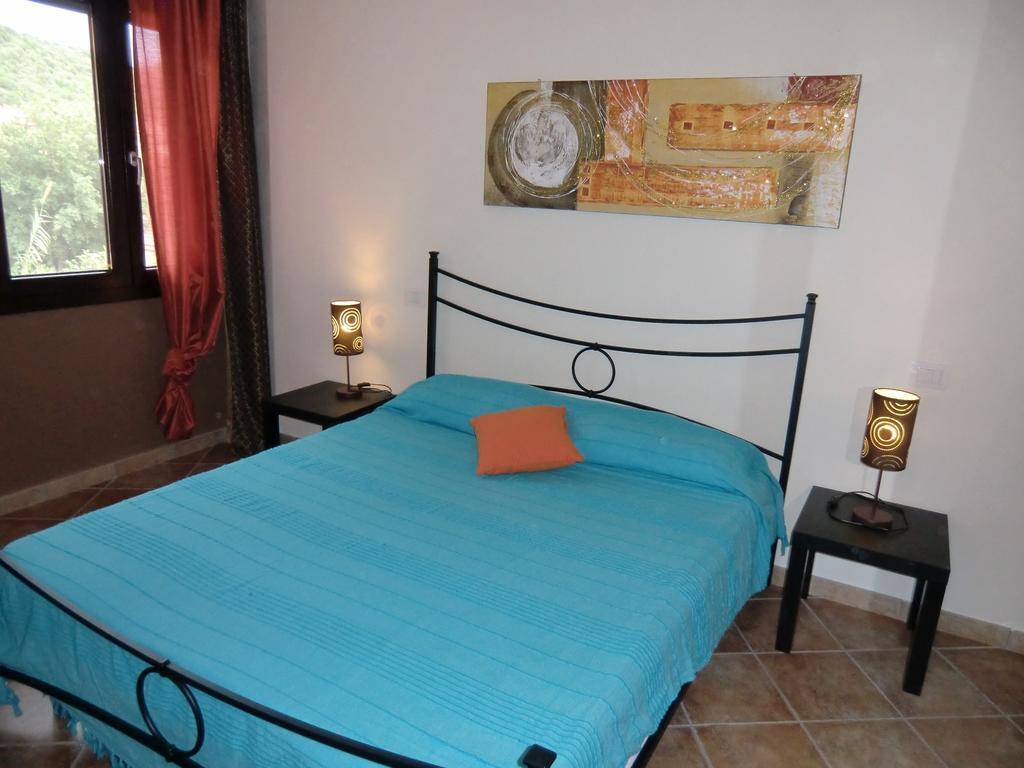La Casa Felice Appartamenti Chia Pokój zdjęcie