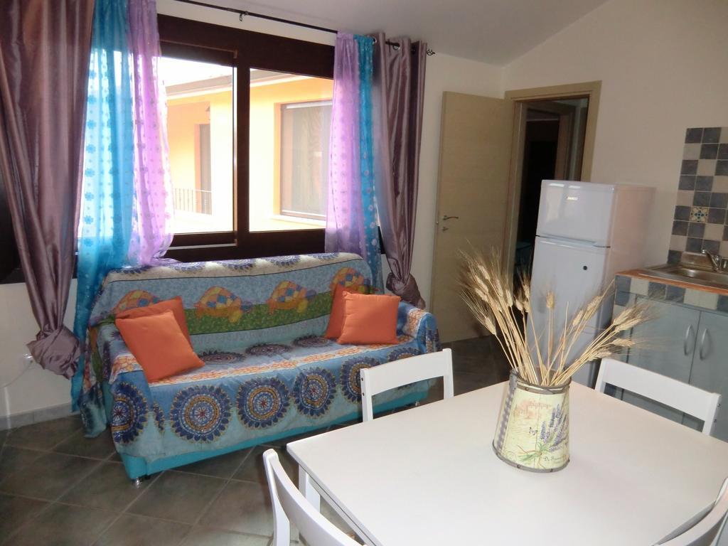 La Casa Felice Appartamenti Chia Pokój zdjęcie