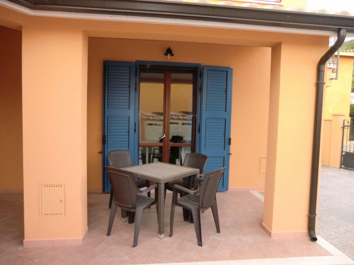 La Casa Felice Appartamenti Chia Zewnętrze zdjęcie